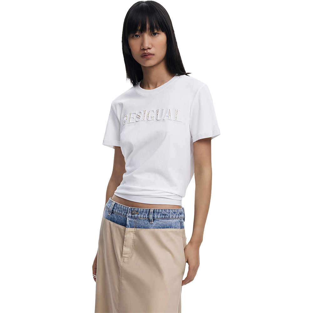 A classic white round neck t-shirt. The DESIGUAL logo is embossed in 3D - so it is raised - and in capital letters, and there are gold foil circles indented artfully across the letters. ShoeBeDoo is an authorised official stockist of Desigual in Australia and New Zealand,
